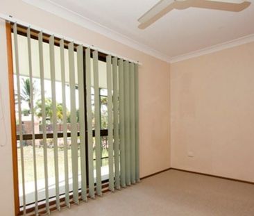 6 Fuchsia Court, Bushland Beach - Photo 4