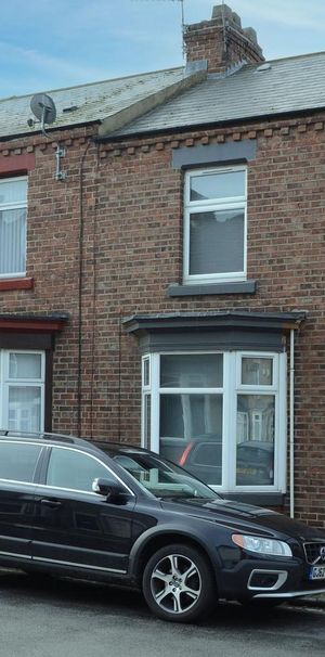 4 bedroom house of multiple occupation to rent - Photo 1