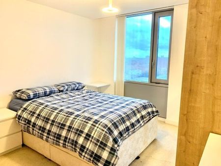 Admiralty Tower, Queen Street - Photo 3