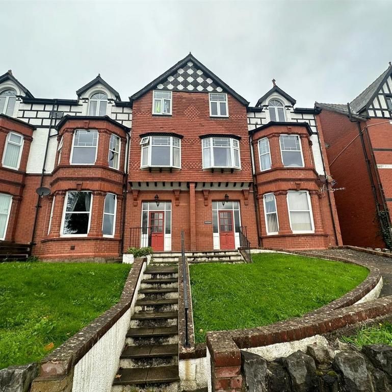 3 bedroom flat to rent - Photo 1
