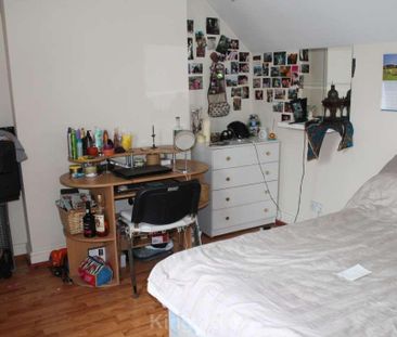 4 bedroom flat to rent - Photo 3