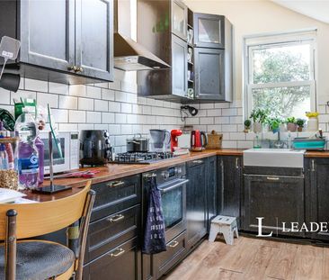 2 bedroom house to rent Albert Road, Addlestone, KT15 - Photo 4