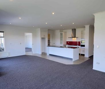 WOODSTOCK - 4 BEDROOMS - Photo 4