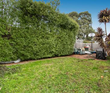 Proud & Spacious Family Home - Photo 3