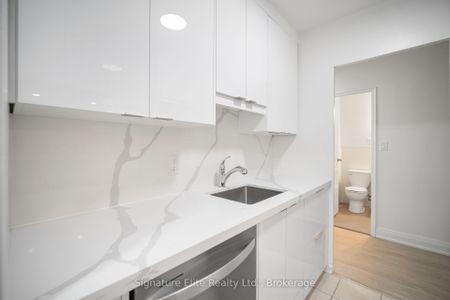 345 Lonsdale Road #303 - Photo 5