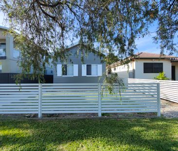 2-Bedroom Home with Spacious Yard in a Coastal Location - Photo 6