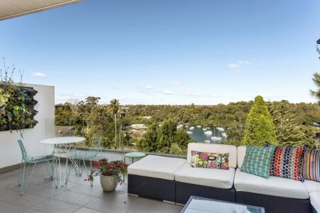 Stylish Water Views In Convenient Location - Photo 5