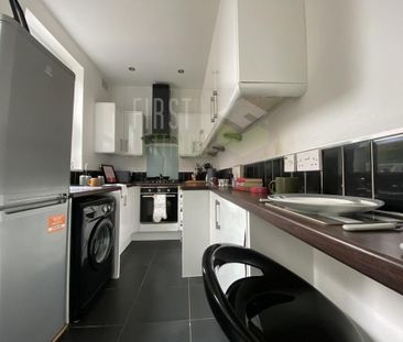 3 bedroom terraced house to rent - Photo 2