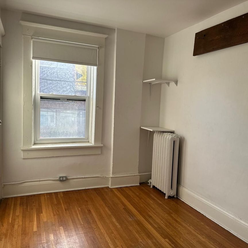 For Lease - 324 Harbord Street Unit# 1, Toronto, Ontario - Photo 1