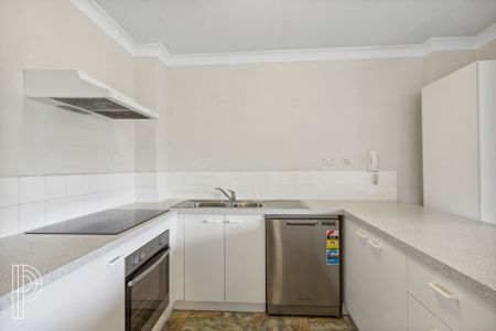 Charming 2-Bedroom Apartment in the Heart of Griffith with brand new carpets - Photo 4