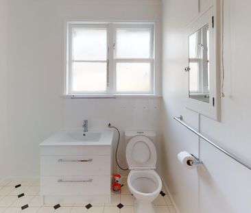 Roslyn - 3 Bedrooms - Photo 6