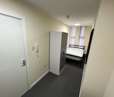 Room in a Shared House, Cavendish Street, M15 - Photo 1