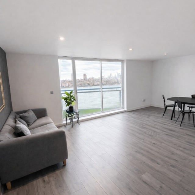 2 Bed Flat, Newton Place, E14 - Photo 1