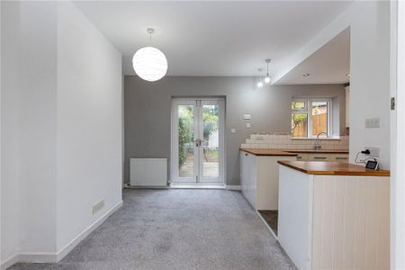 3 bedroom semi-detached house to rent - Photo 5