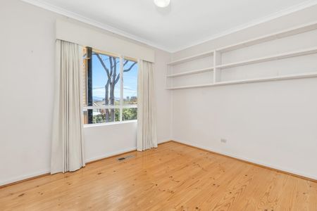72 Fitchett St, Garran ACT 2605 - House For Rent | Domain - Photo 2