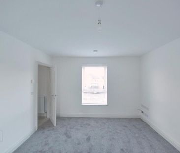 35 Lynn Hall Place, Bangor, BT19 1XP - Photo 3