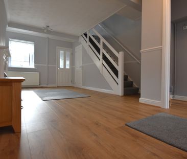 2 bedroom terraced house to rent - Photo 2