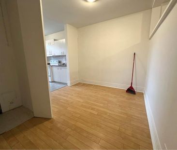 2373 Rue Fullum, H2K 3P3, Montréal - Photo 1