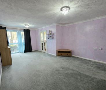 1 bedroom retirement property to rent - Photo 3