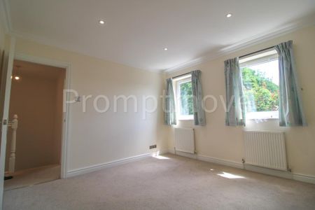 4 bedroom semi-detached house to rent - Photo 4