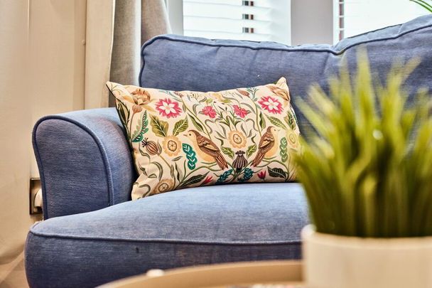 Princess Red, 25 Princess Street (From Sept 2025), Portrush, BT56 8AX - Photo 1