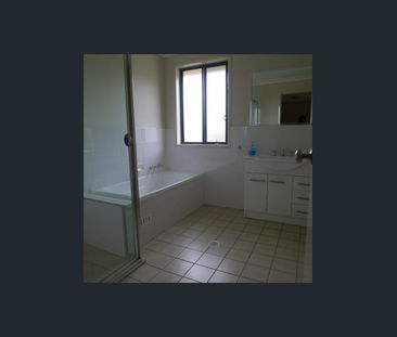 CONVENIENT LOCATION! - Photo 4