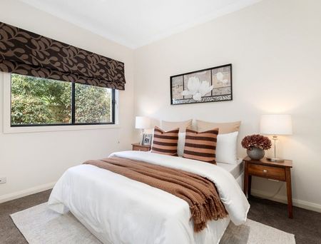 Stunning & Convenient Townhouse - Photo 3