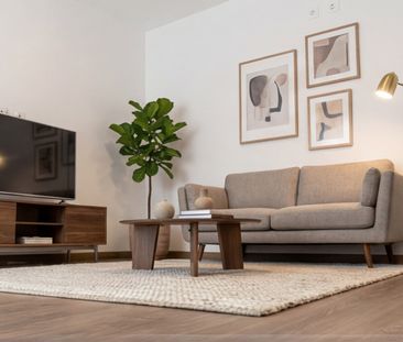 1 Bedroom Apartment in Liberdade Neighborhood - Photo 2