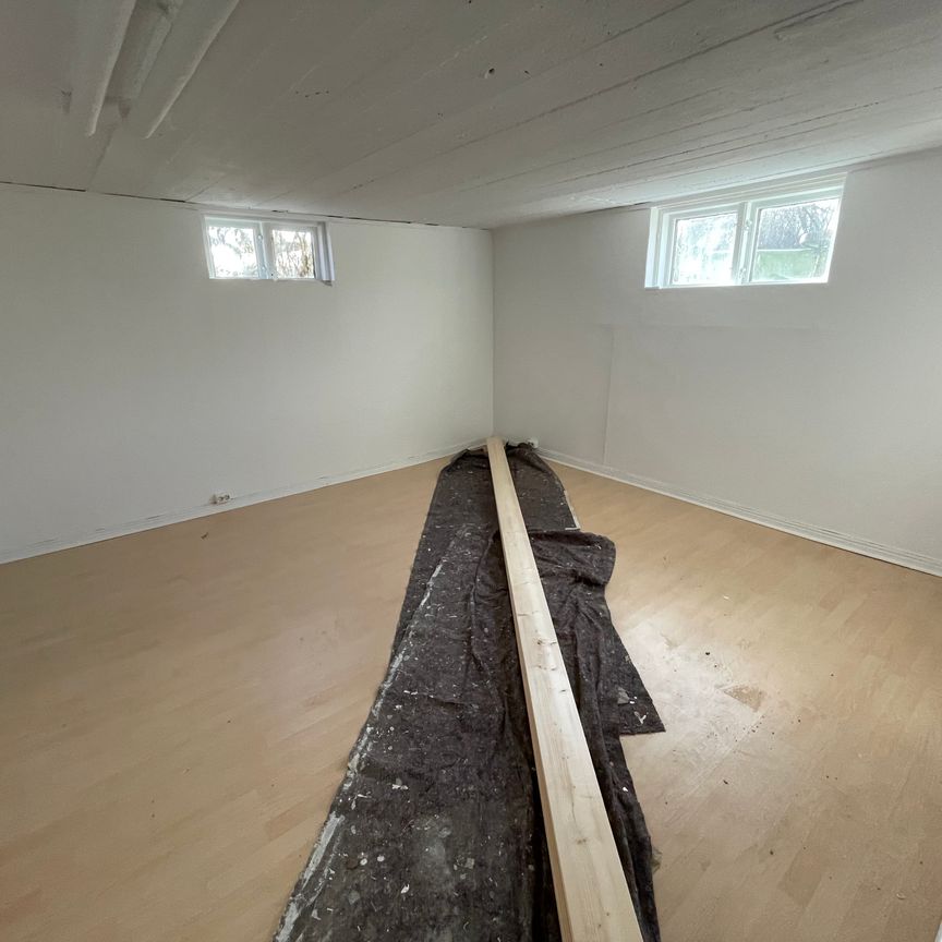 Förmansbostaden vid Stora Aska gård, Linköping - Photo 1