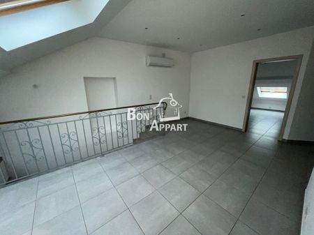Location Appartement 3 pièces 54m² ST PRIVAT LA MONTAGNE 57855 - Photo 2