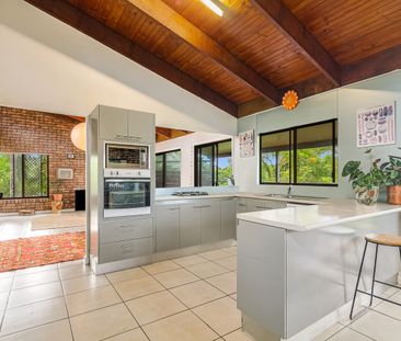 Spacious, Bright & Airy Family Home - Photo 3