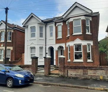 Newcombe Road, Southampton, SO15 - Photo 1