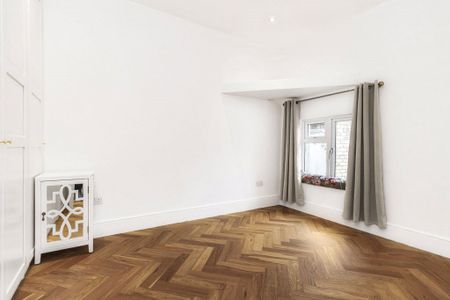 Wandsworth Road, London, SW8 4TN - Photo 2