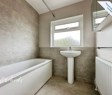 3 bedroom detached house to rent - Photo 2