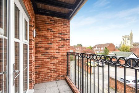 2 bedroom Flat in Saxons Court, Wokingham - Photo 5