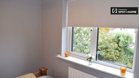 Bright room in 3-bedroom house - Donaghmede, Dublin - Photo 4