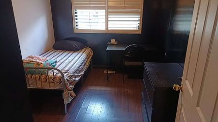 For Lease - 15 Yarmouth Court, Hamilton, Ontario - Photo 2