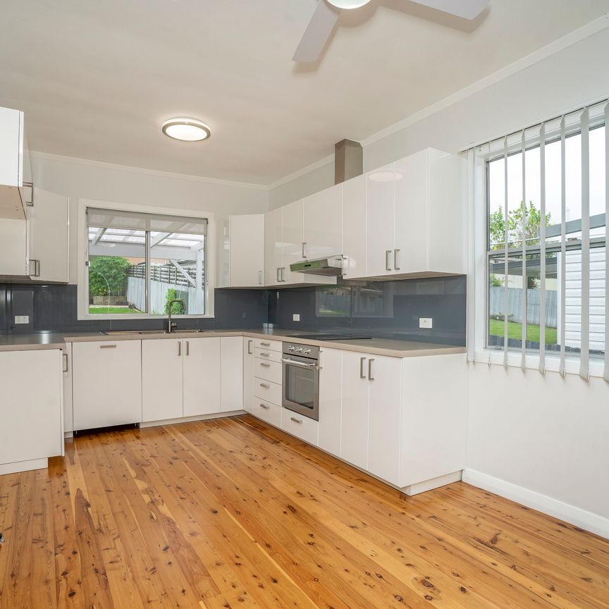 12 Tennent Road, Mount Hutton NSW 2290 - House For Rent | Domain - Photo 1
