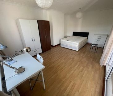 Room in a Shared House, Halyard House, E14 - Photo 5