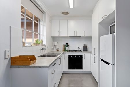 18/133-135 Riversdale Road, Hawthorn VIC 3122 - Apartment For Rent | Domain - Photo 2