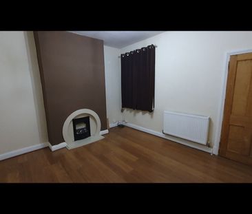 3 Bed Terraced House, Trafford Road, LE5 - Photo 2