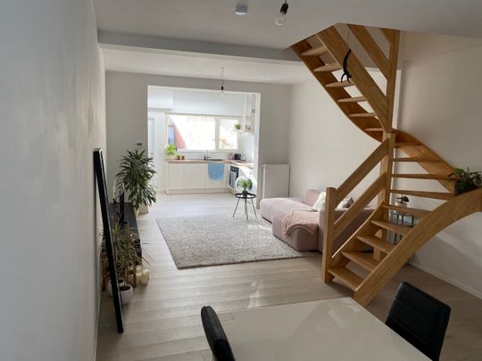 Gerenoveerde rijwoning in het centrum van Veurne - Foto 1