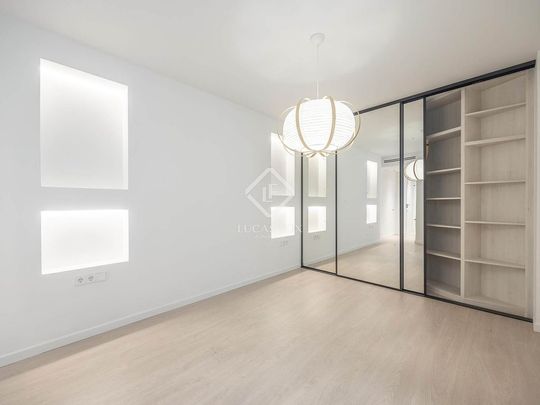 2 bedroom luxury Flat for rent in Valencia, Spain - Photo 1