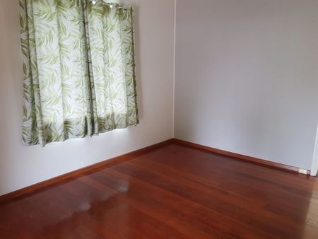Highset 4 Bedroom house - Innisfail - Photo 4