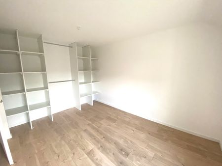 Location Appartement 3 pièces 65m² ROMANS SUR ISERE 26100 - Photo 2