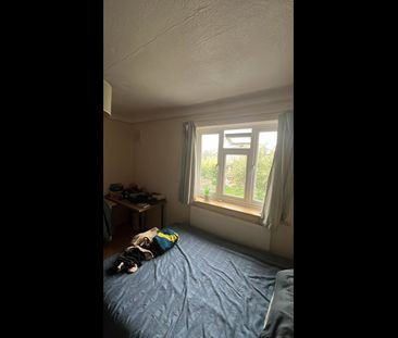 Room in a Shared House, Queensland Avenue, SW19 - Photo 3