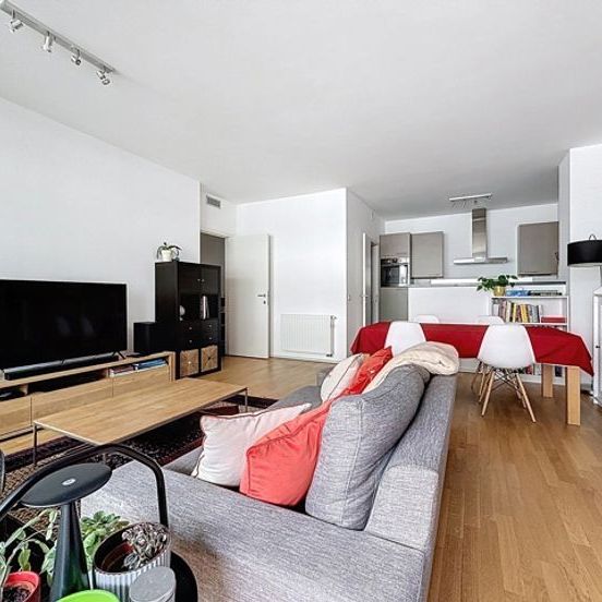 Appartement te huur - Photo 1