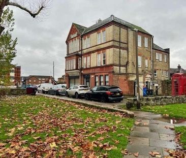 Church Gardens Court, Waltham Abbey, EN9 - Photo 2