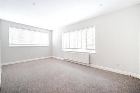 4 bedroom detached house to rent - Photo 5