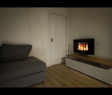 3 Bed Flat, Taylor Place, G4 - Photo 1